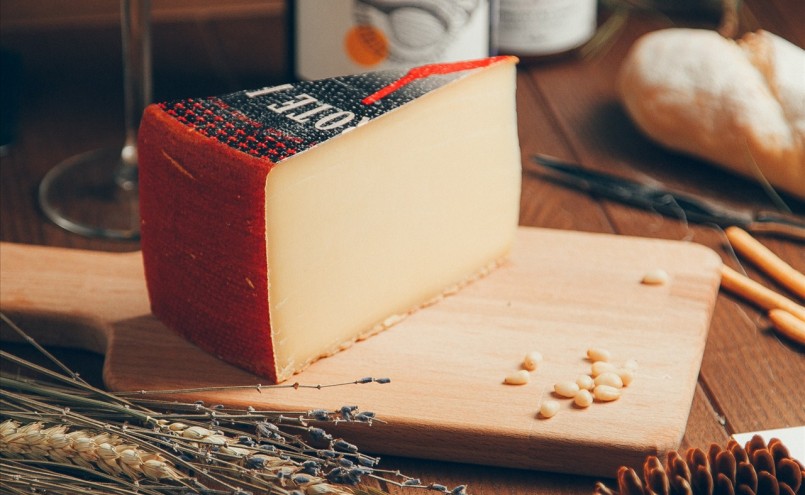 Сыр Красная Ведьма: оригинальный вкус ароматной закуски
